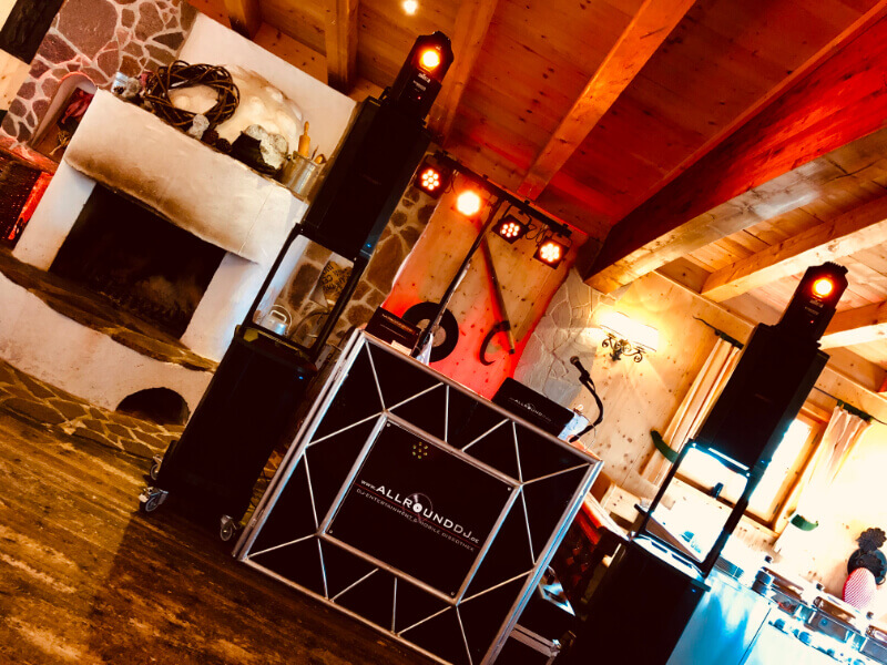 DJ-setup AllroundDJ Harry Garcia im Forsthof