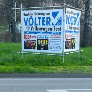 Plakat_VW-Autohaus_Voelter_ue30-Party
